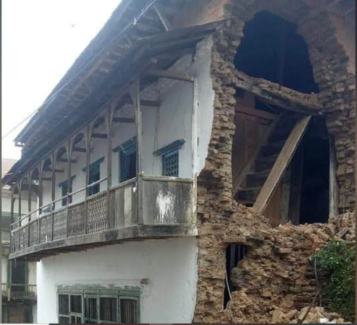 भूकम्पबाट भोजपुरमा घर भत्कियो