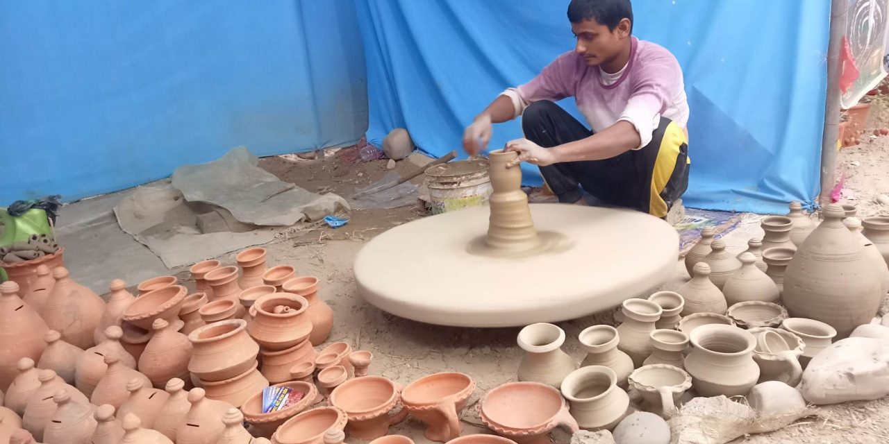 प्रदर्शनीमा सीमित हुँदै माटोका भाँडा बनाउने सीप