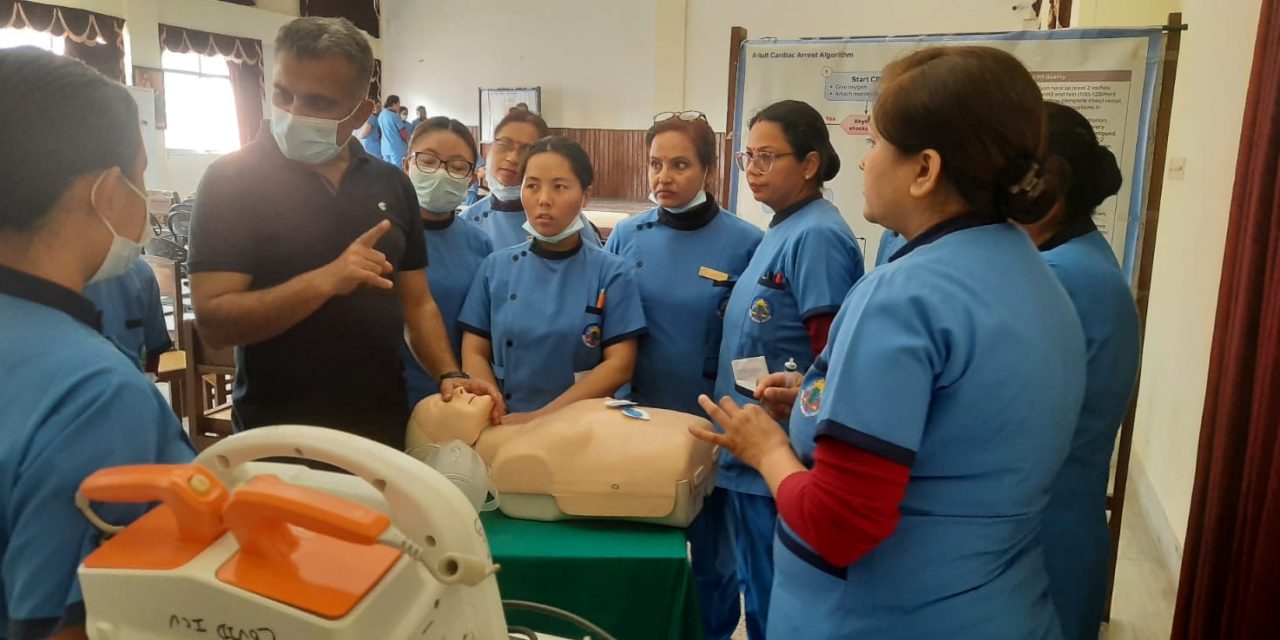 नेपाल मेडिकल कलेजका स्टाफ नर्सहरुलाई ‘लाइफ सपोर्ट’ प्रशिक्षण प्रदान