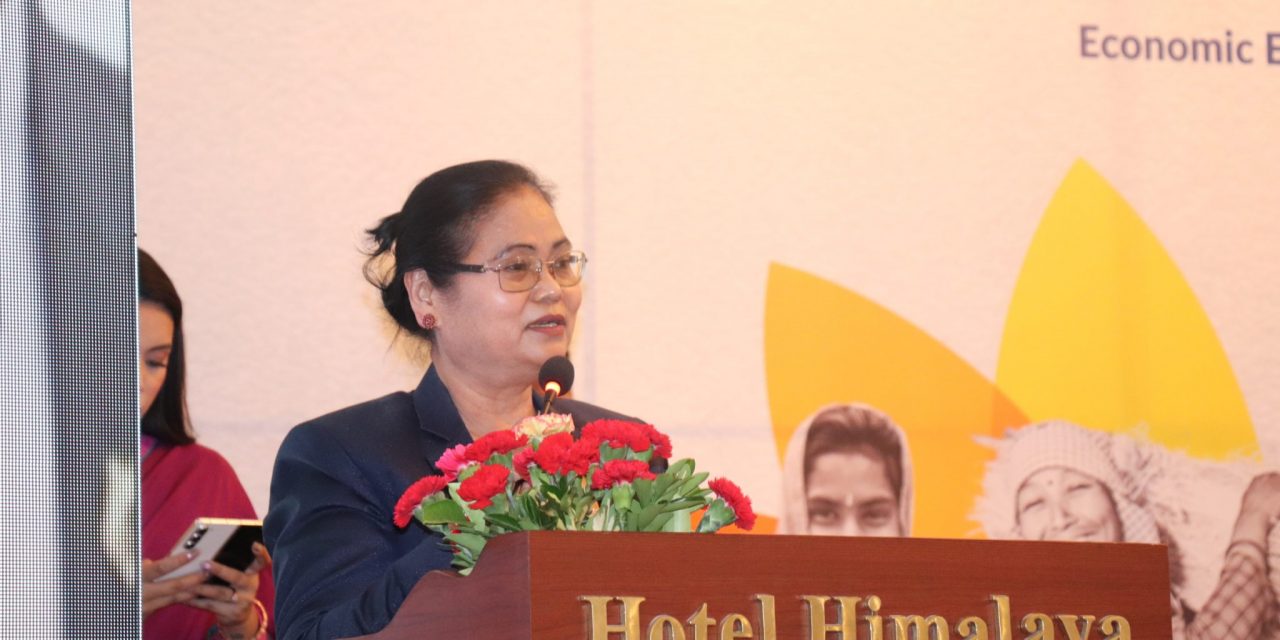 महिलाको आर्थिक स्तर माथि उठाउन गरिब लक्षित कार्यक्रम हुनुपर्छ : मन्त्री चौधरी
