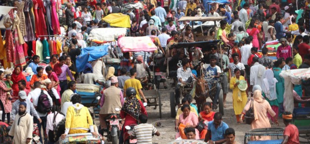 भारतीय बजार रुपैडिहामा नेपाली उपभोक्ताको लर्को