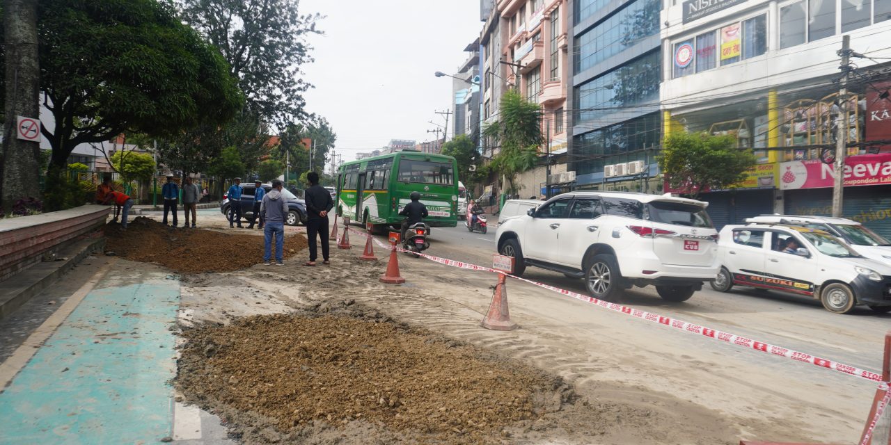 कुपण्डोलको भासिएको सडक मर्मतपछि सवारी सञ्चालन