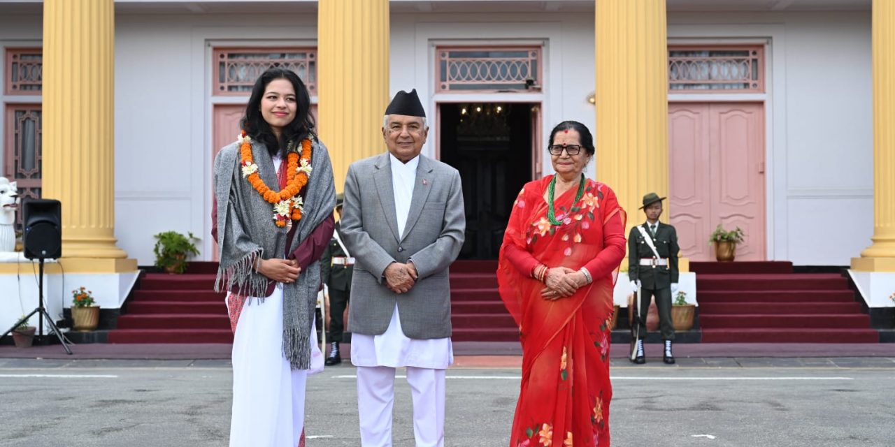 पदक विजेता पलेशालाई राष्ट्रपति पौडेलद्वारा सम्मान