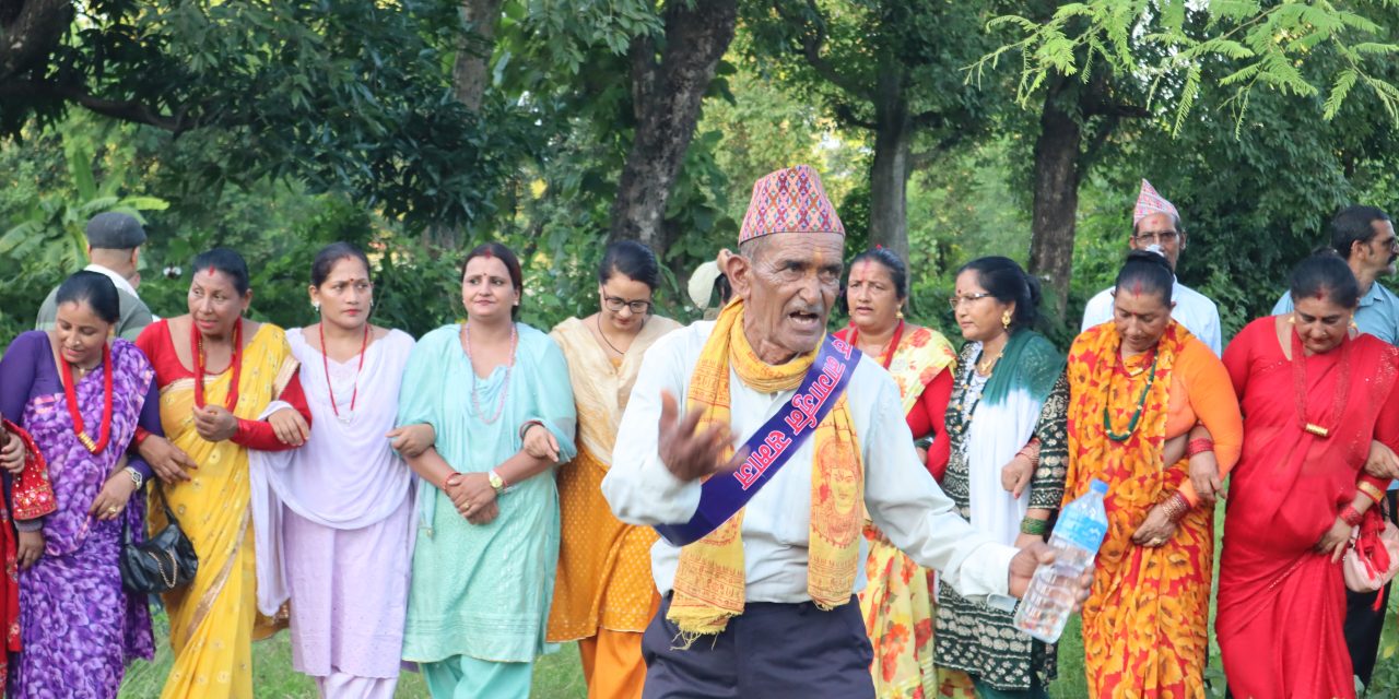 ५५ वर्षदेखि सुदूरमा देउडा खेलाउँदै रामदत्त जोशी