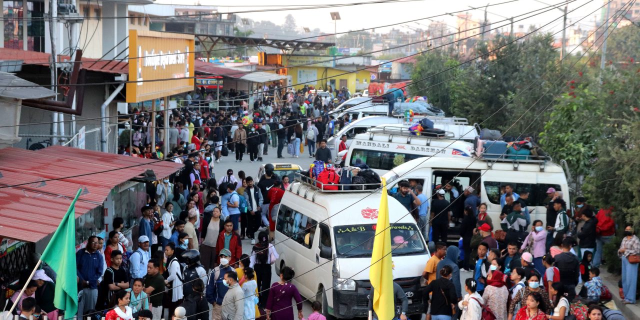 दसैँका लागि उपत्यकाबाट बाहिरिए आठ लाख यात्रु