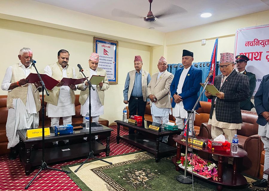 लुम्बिनी प्रदेश सरकारमा तीन मन्त्रीले लिए शपथ, बन्यो ११ सदस्यीय मन्त्रीमण्डल