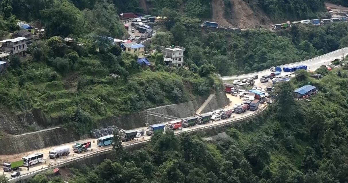 मुग्लिन-मलेखु सडक राति बन्द गरेर स्तरोन्नति गरिने