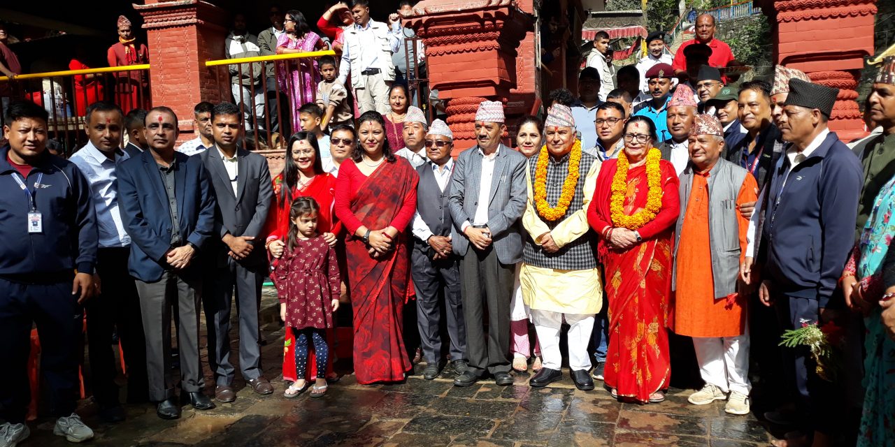 राष्ट्रपतिद्वारा दक्षिणकाली मन्दिरमा पूजाअर्चना