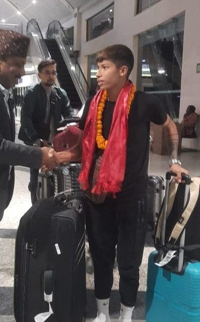 नेपाली राष्ट्रिय टोलीकी ‘फरवार्ड’ सावित्रा फ्रान्स प्रस्थान