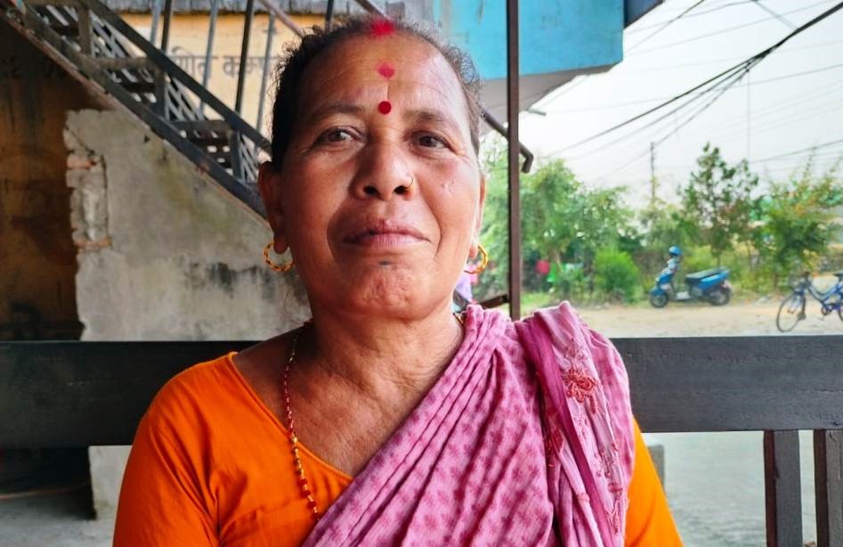 उदाहरणीय बन्दै एक्लो महिला बरघर अंकली