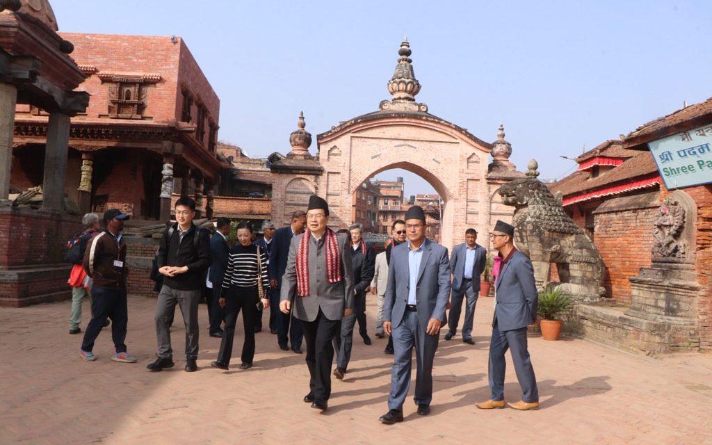 चिनियाँ महासङ्घको टोलीद्वारा भक्तपुर अवलोकन