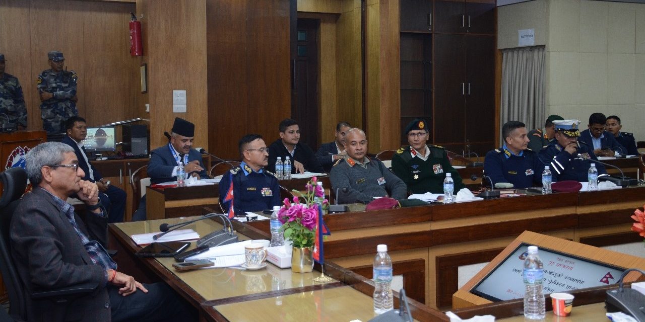 दुर्घटना न्यूनीकरणका लागि संवेदनशील र जिम्मेवार भएर लाग्न गृहमन्त्री लेखकको निर्देशन