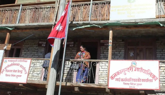 ‘एमबीबीएस’ पढाउँदै कनकासुन्दरी