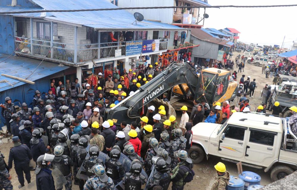 ताप्लेजुङमा पाथीभरामा केवलकार बनाउन दिने पक्ष र विपक्षीबीच झडप