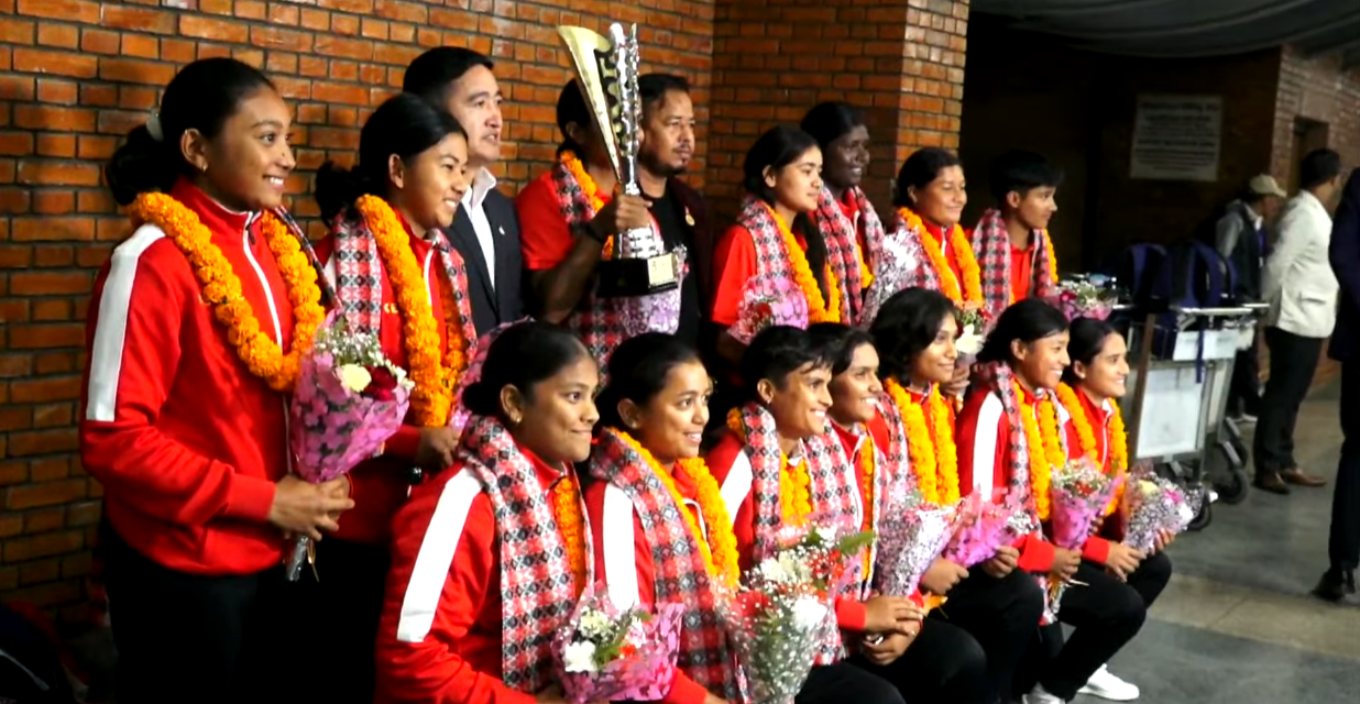नेपाली यू-१९ महिला टोली स्वदेश फिर्ता, विमानस्थलमा भव्य स्वागत