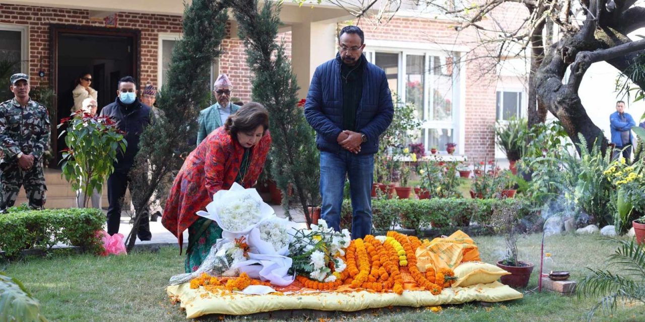 परराष्ट्रमन्त्रीद्वारा प्रथम महिला राजदूत शाहप्रति श्रद्धाञ्जली अर्पण