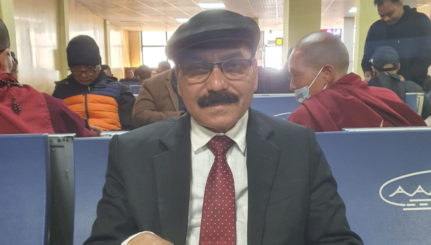 रवि लामिछानेको विपक्षमा बहस गर्न रुपन्देही जाँदै अधिवक्ता त्रिपाठी