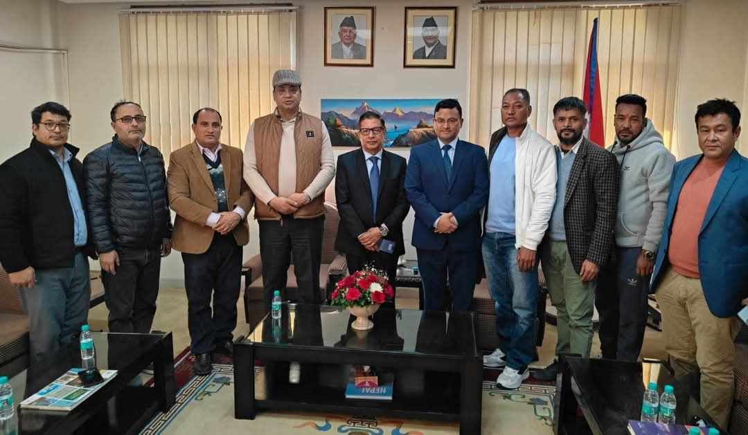 राजदूत शर्मालाई भेटेर भारतमा नेपालीहरूका समस्या बुझ्दै समाधान निकाल्दै सभापति ईन्द्र बानियाँ