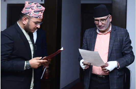 बीमा प्राधिकरणका नवनियुक्त अध्यक्ष शरद ओझाद्वारा शपथ र पदभार ग्रहण