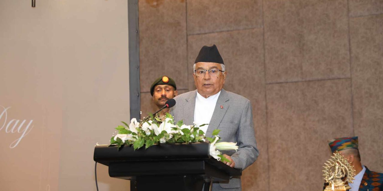 संविधानको भावनाअनुसार नागरिकको स्वास्थ्यमा समान पहुँच पुर्याउन  आवश्यक छ : राष्ट्रपति पौडेल