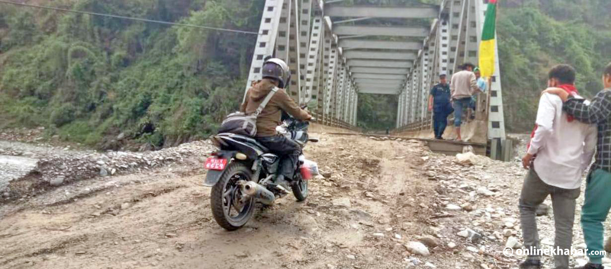 ‘डाइभर्सन’ बगाउँदा कान्तिलोकपथ अवरुद्ध