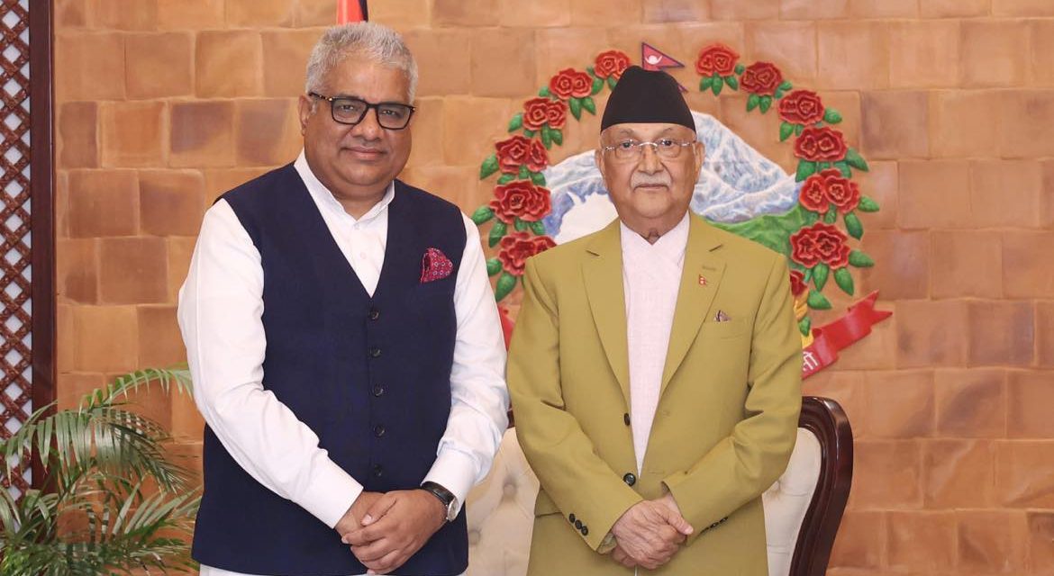 भारतका वन मन्त्री र प्रधानमन्त्री ओलीबीच भेटवार्ता