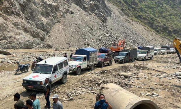 देशका पाँच मुख्य राजमार्ग अवरुद्ध, तीन राजमार्ग एकतर्फी सञ्चालनमा