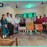 सिटिजन्स बैंकद्वारा धनुषाको संकट मोचन देवसरन रामरती माविलाई पंखा वितरण
