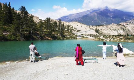 पर्यटक लोभ्याउने मुस्ताङको ‘ढुम्बाताल’