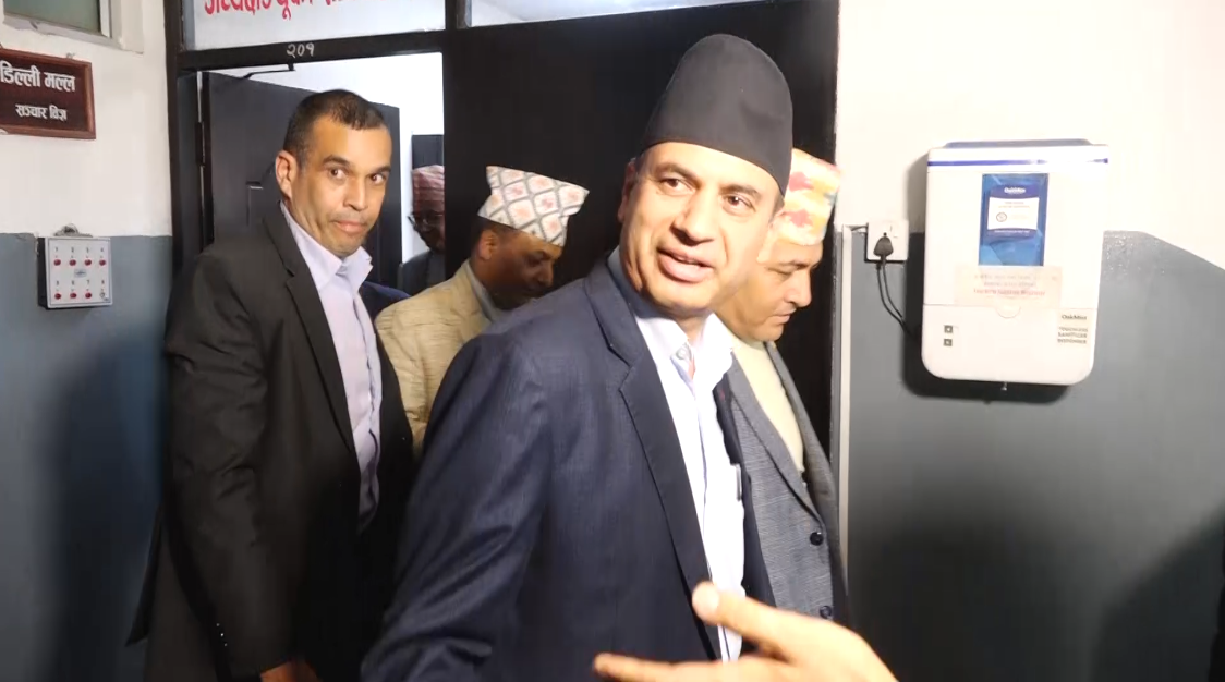 ‘कुलिङ पिरियड’ नराख्न विशिष्ट कर्मचारीको दबाब, सभामुख र राष्ट्रियसभा अध्यक्षलाई भेटेर गराए ध्यानाकर्षण