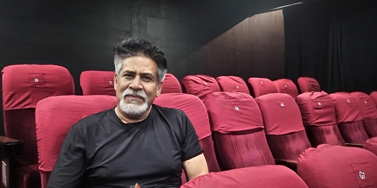 रङ्गमञ्चले मेरो कलाकारितालाई अनुशासित बनाउँछ : अभिनेता सरोज खनाल