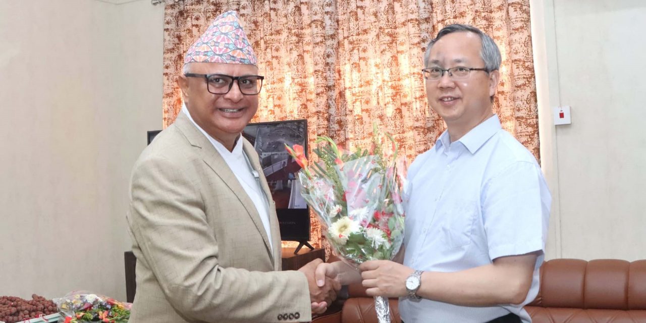 मुख्यमन्त्री कार्कीसँग चीनका राजदूत सोङको शिष्टाचार भेट