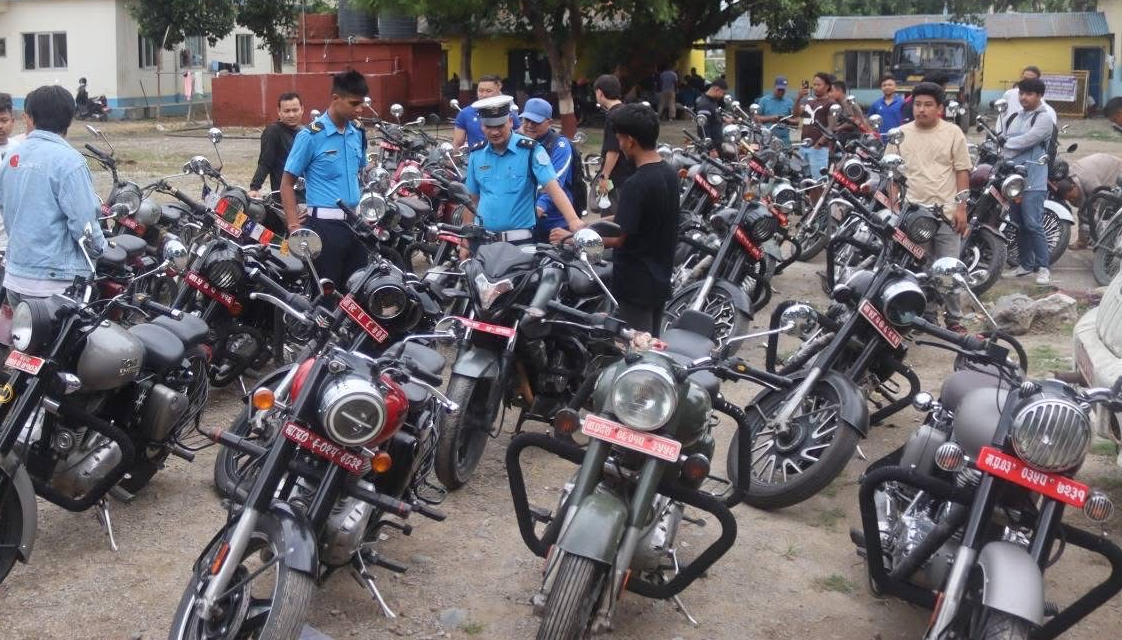 चितवनमा मोटरसाईकल मोडीफाई गरी होहल्ला मच्चाउने चालकलाई कारवाही तीव्र