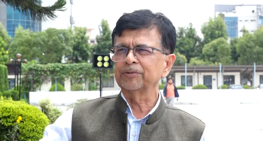 निजामती विधेयक रोक्ने काम संघीयता कार्यान्वयन विरुद्ध : राजेन्द्र पाण्डे