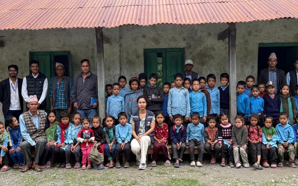 सुर्नया गाउँपालिकाको ठेउला प्रभावित क्षेत्रमा डब्लूएचओ–आईपिडी टिम