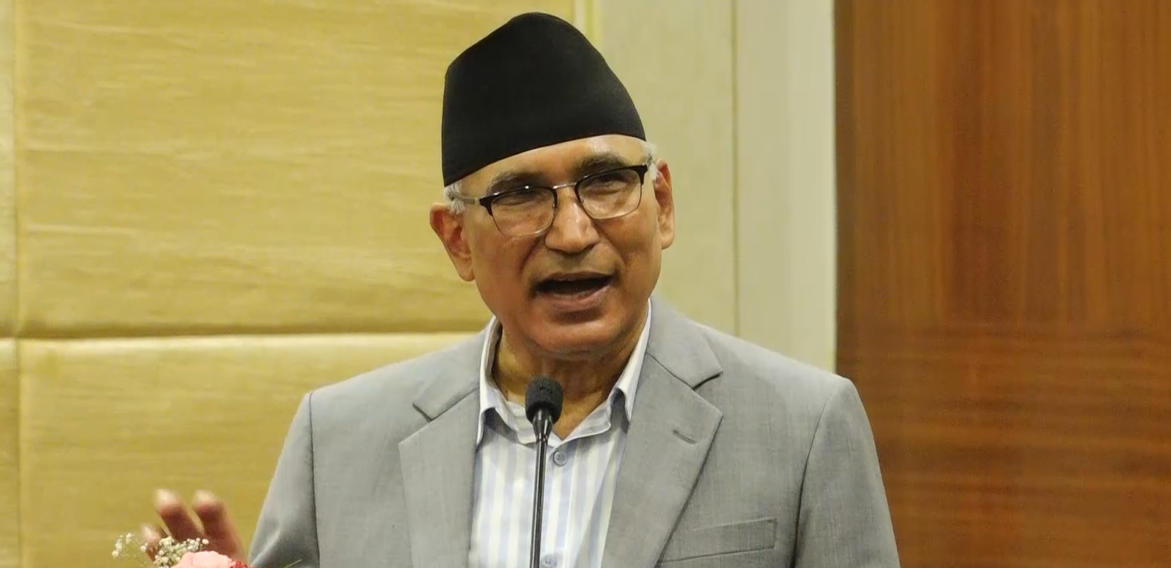 सडक पूर्वाधार निर्माणलाई सरकारले प्राथमिकता दिएको छ : अर्थमन्त्री पौडेल