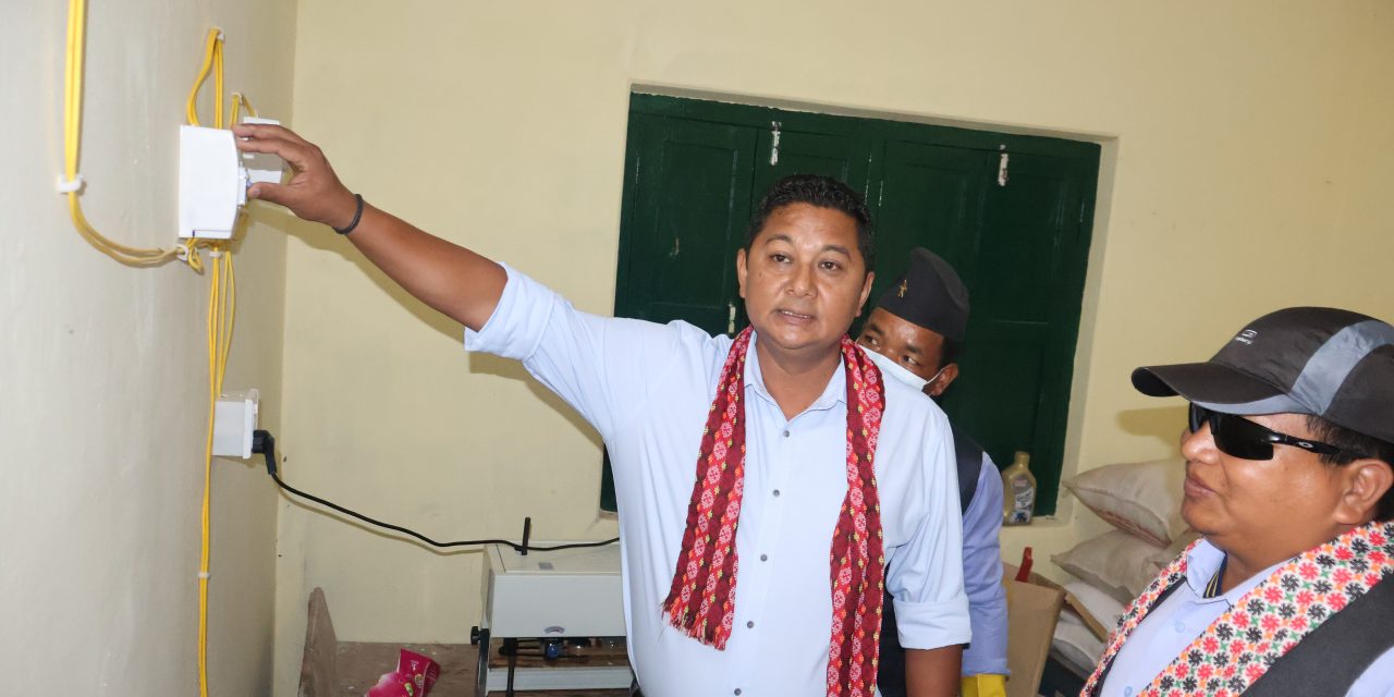 दृष्टिविहीनद्वारा सरफ उद्योग सञ्चालन