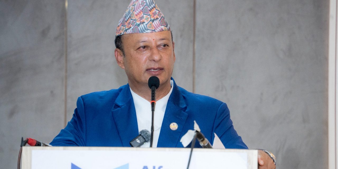जनचाहनाअनुसार विद्युत् विकासको लक्ष्य प्राप्तिमा लागौँ : मन्त्री खड्का