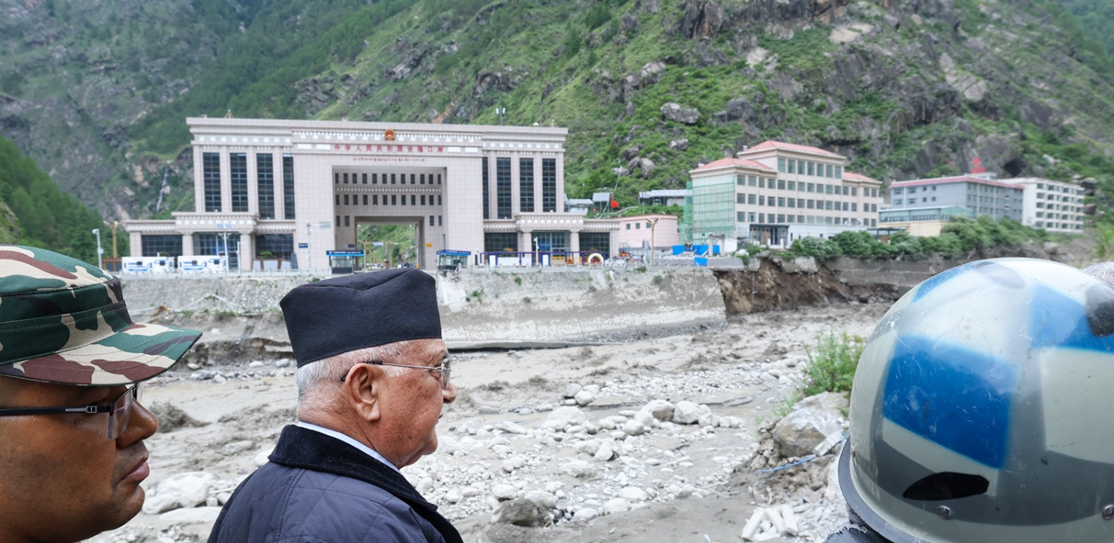 प्रधानमन्त्री ओलीद्वारा रसुवा र नुवाकोटको बाढी प्रभावित क्षेत्रको अवलोकन