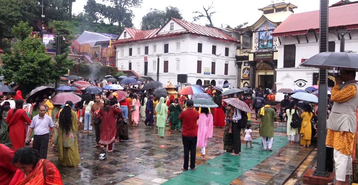 साउने दोस्रो सोमबार : पशुपतिनाथसहित देशभरका शिवालयमा भक्तजनको घुईँचो