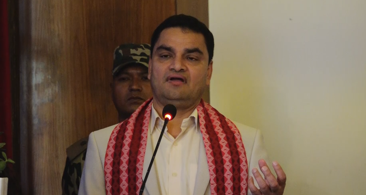 स्वास्थ्यकर्मीलाई उपत्यका बाहिर सरुवा गर्दा रमाना बुझ्नै छाडे : स्वास्थ्यमन्त्री पौडेल