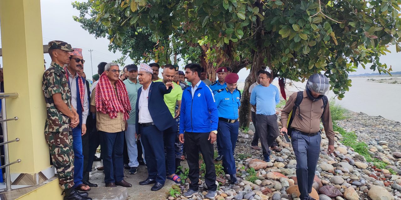 महाकाली नदी किनारका बस्ती जोगाउन ठूलो वर्षा हुनुअघि नै बाँध निर्माण हुन्छ : गृहमन्त्री लेखक