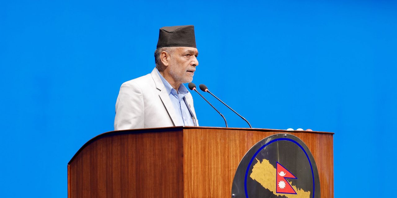 रासायनिक मल आयात गरी कृषकलाई उपलब्ध गराउन क्रियाशील छौँ : मन्त्री अधिकारी