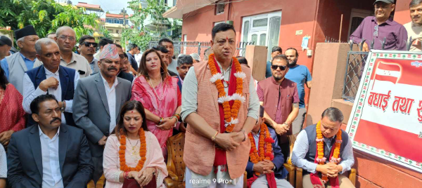 मुख्यमन्त्री बानियाँले तलबभत्ताबाट विपन्नको घर बनाइदिने