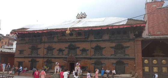 भूकम्पको १० वर्ष : अझै पाल र टेकोको भरमा कुमारी घर