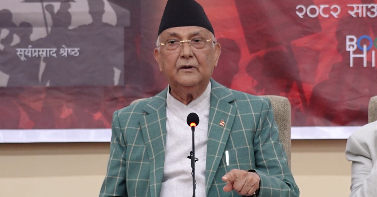 प्रधानमन्त्री ओलीले मधेस प्रदेश प्रहरी कार्यालय भवन उद्घाटन गर्दै