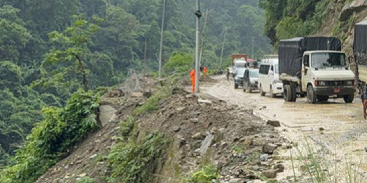 पहिराले अवरुद्ध सिद्धार्थ राजमार्ग एकतर्फी सञ्चालनमा