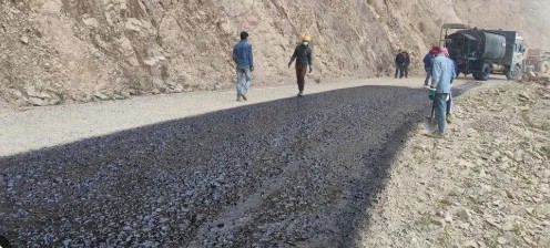 पर्वतका ८६ सडक स्तरोन्नति हुँदै