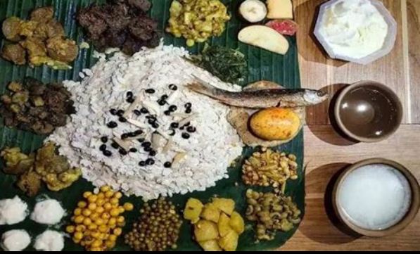 दसैँको मासु भित्र्याएर कुछिभ्वय् खाई महाअष्टमी मनाइँदै नेवार समुदाय
