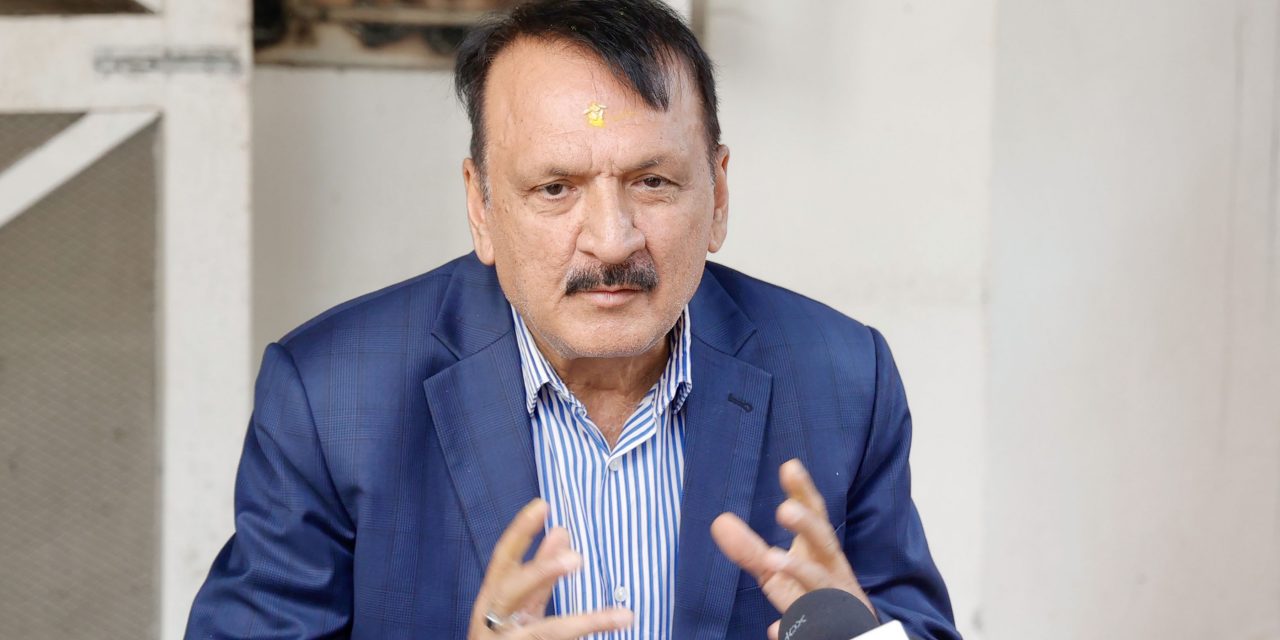 मुलुकलाई संवैधानिक व्यवस्थामा टेकेर अघि बढाउनु आवश्यक : डा. महत